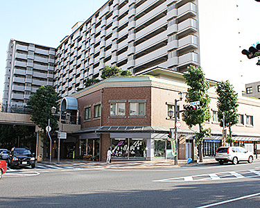 JR芦屋駅前ラポルテ西館2階